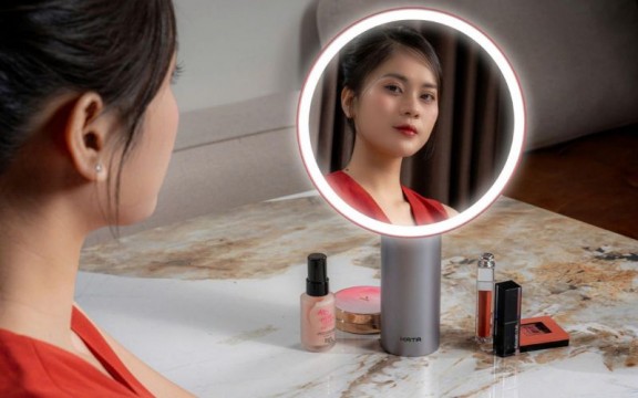 Lý Do Tại Sao Nên Dùng Gương Trang Điểm Có Đèn LED